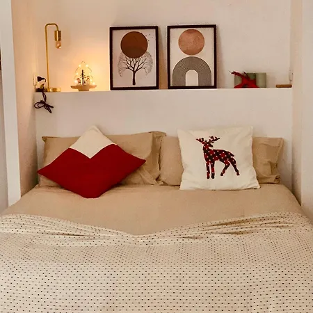 Civico 11 דירה *